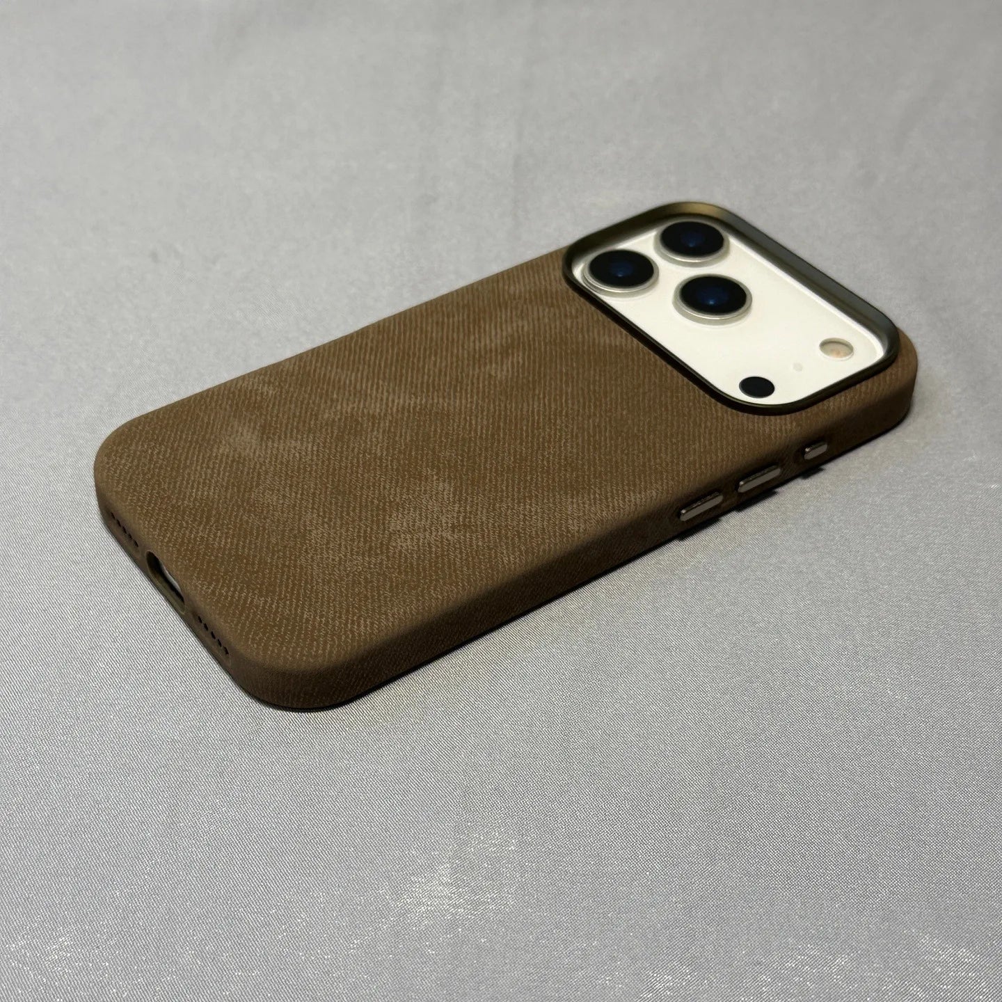 Built-in Magnetic Luxury Leather Phone Case for iPhone