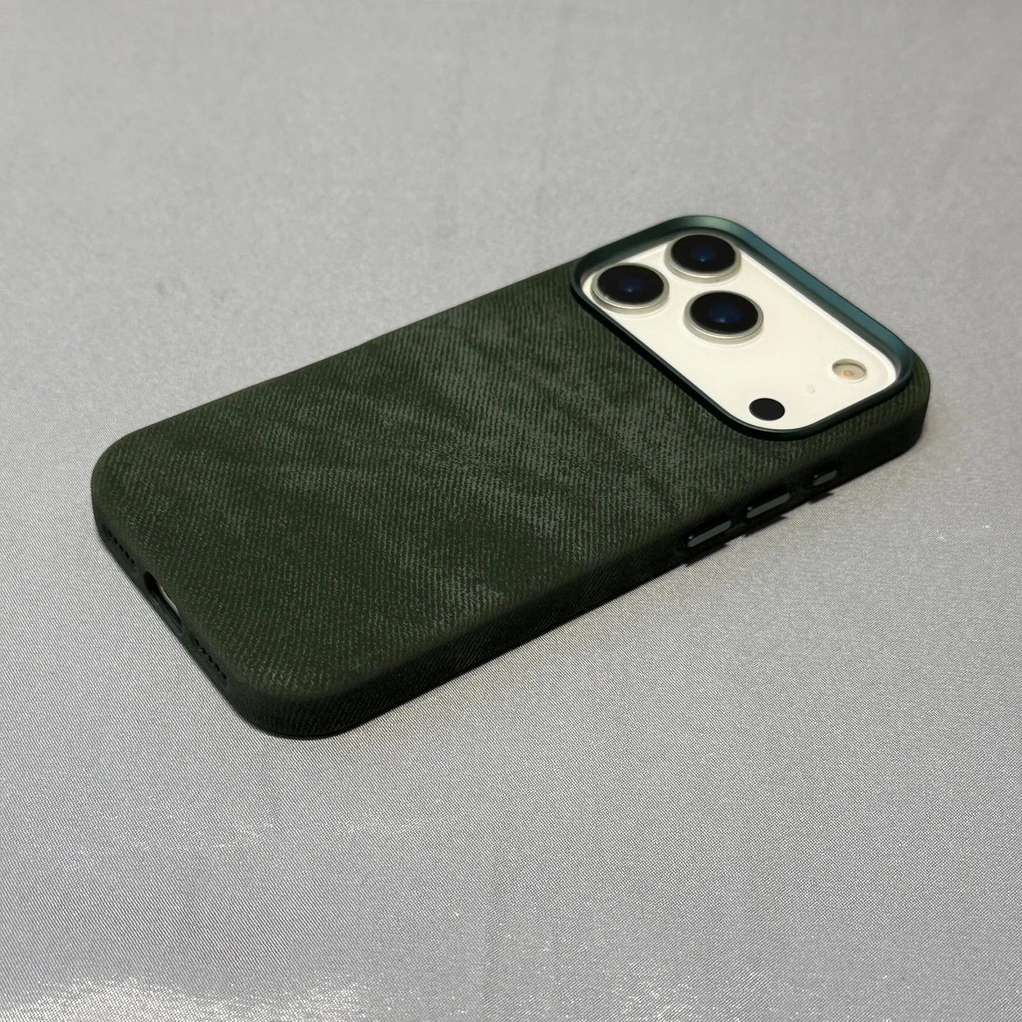 Built-in Magnetic Luxury Leather Phone Case for iPhone