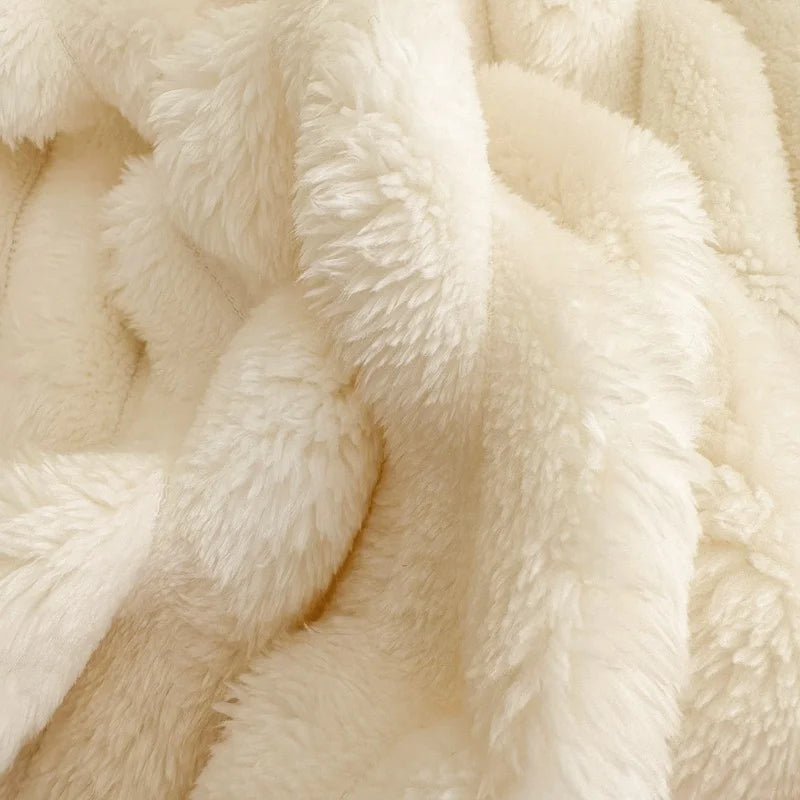Soft Fluffy All‑Season Blanket For Sofa And Bed
.